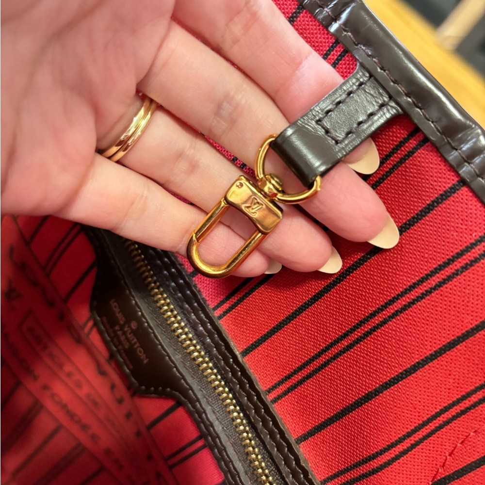 Authentic Louis Vuitton Damier Ebenezer Neverfull Gm - Picture 9 of 16